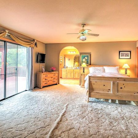 Spacious Kelseyville Home With Large Lakefront Deck! Exteriör bild