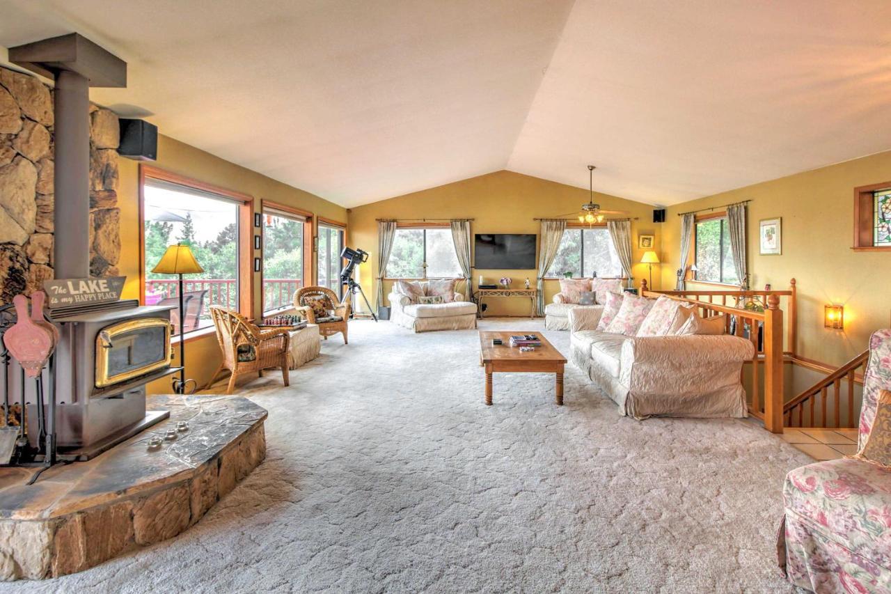 Spacious Kelseyville Home With Large Lakefront Deck! Exteriör bild